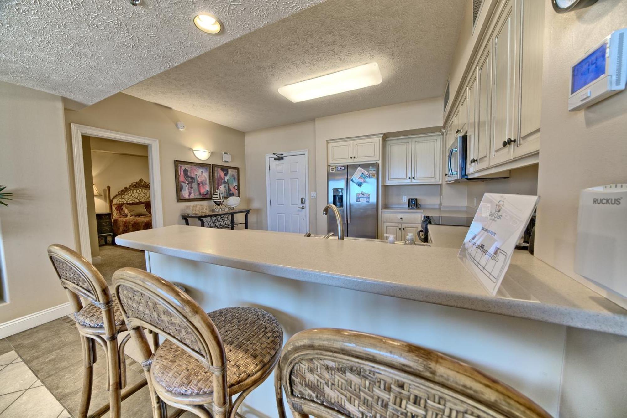 Beautiful Beachfront With Pool View - Unit 0203 Apartment Panama City Beach