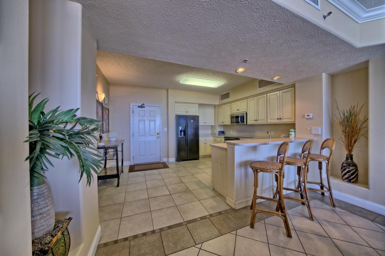 Beautiful Beachfront With Pool View - Unit 0203 Apartment