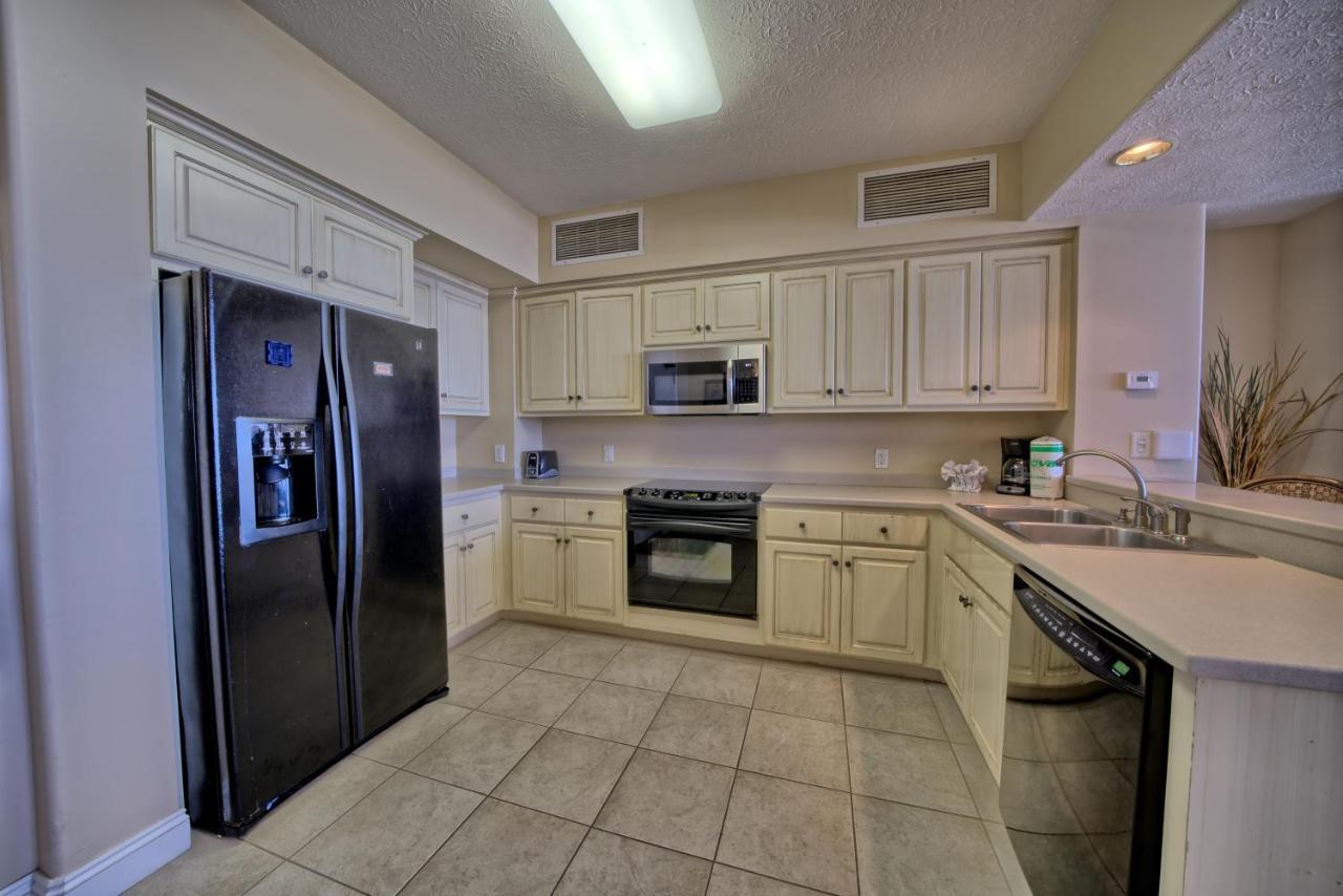 Beautiful Beachfront With Pool View - Unit 0203 *